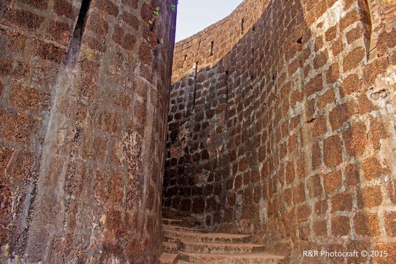 Way to main entrance