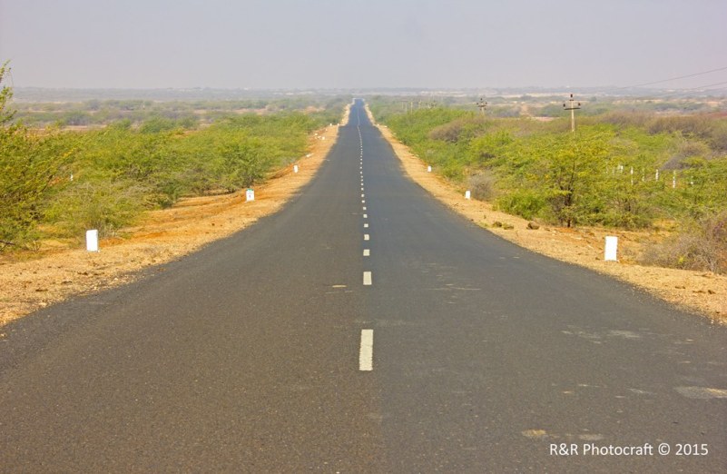 Road to Lakhpat
